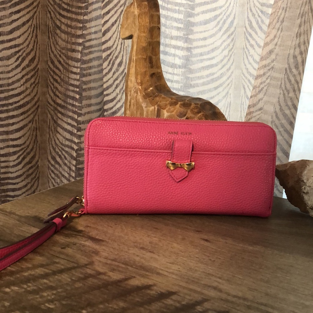 Pink wallet - Picture 2 of 4
